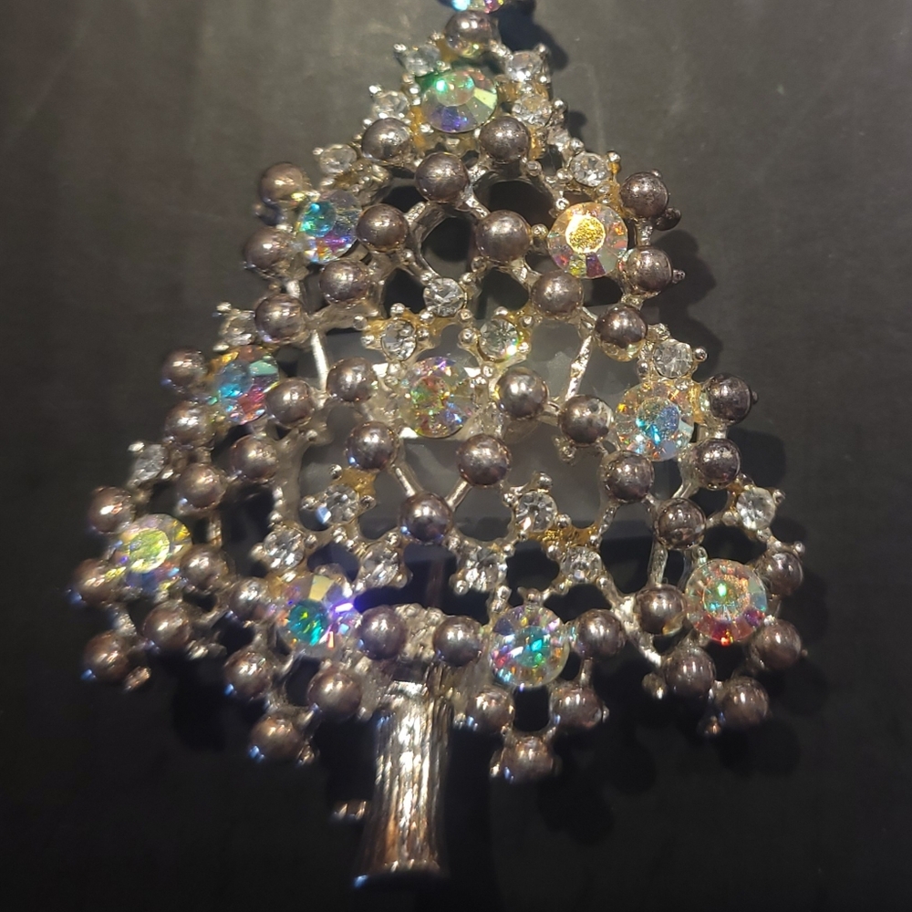 Eisenberg Ice Christmas tree brooch.